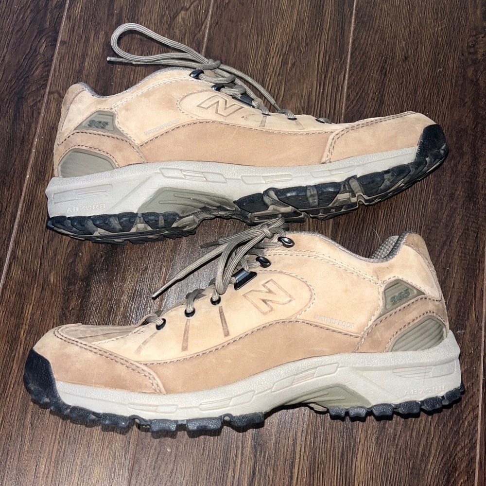 New Balance 965 Country Walking Shoes Womens 9.5 Tan Waterproof Hiking WW965BR